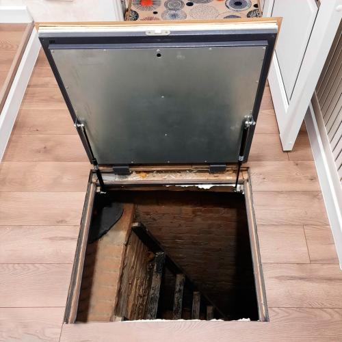 Утеплённые напольные люки